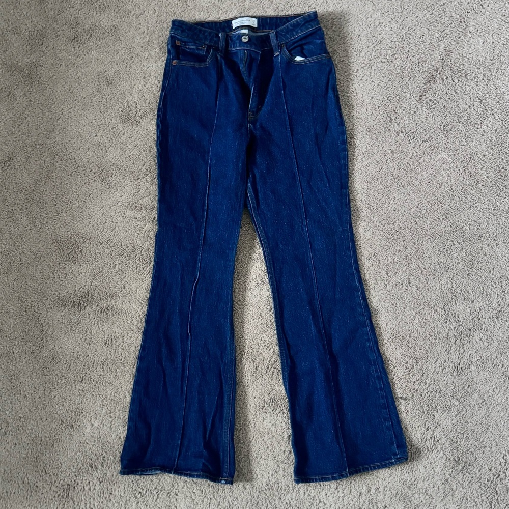 Abercrombie & Fitch Vintage High Rise Flare Jean. Size 28/6S